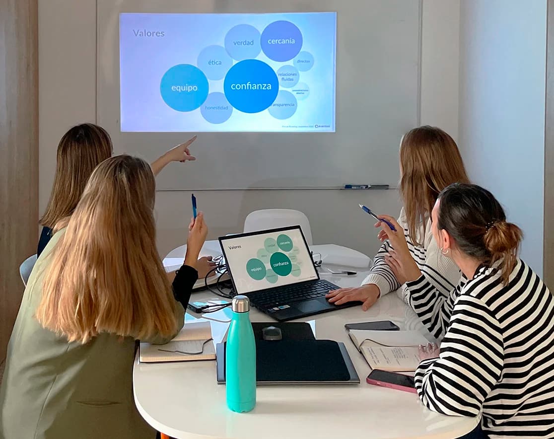 Il team di Eventool al lavoro sulla tecnologia per eventi